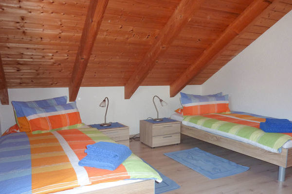 Haus Hohentengen_Ferienwohnung DG_Schlafzimmer 2 als Zweibettzimmer